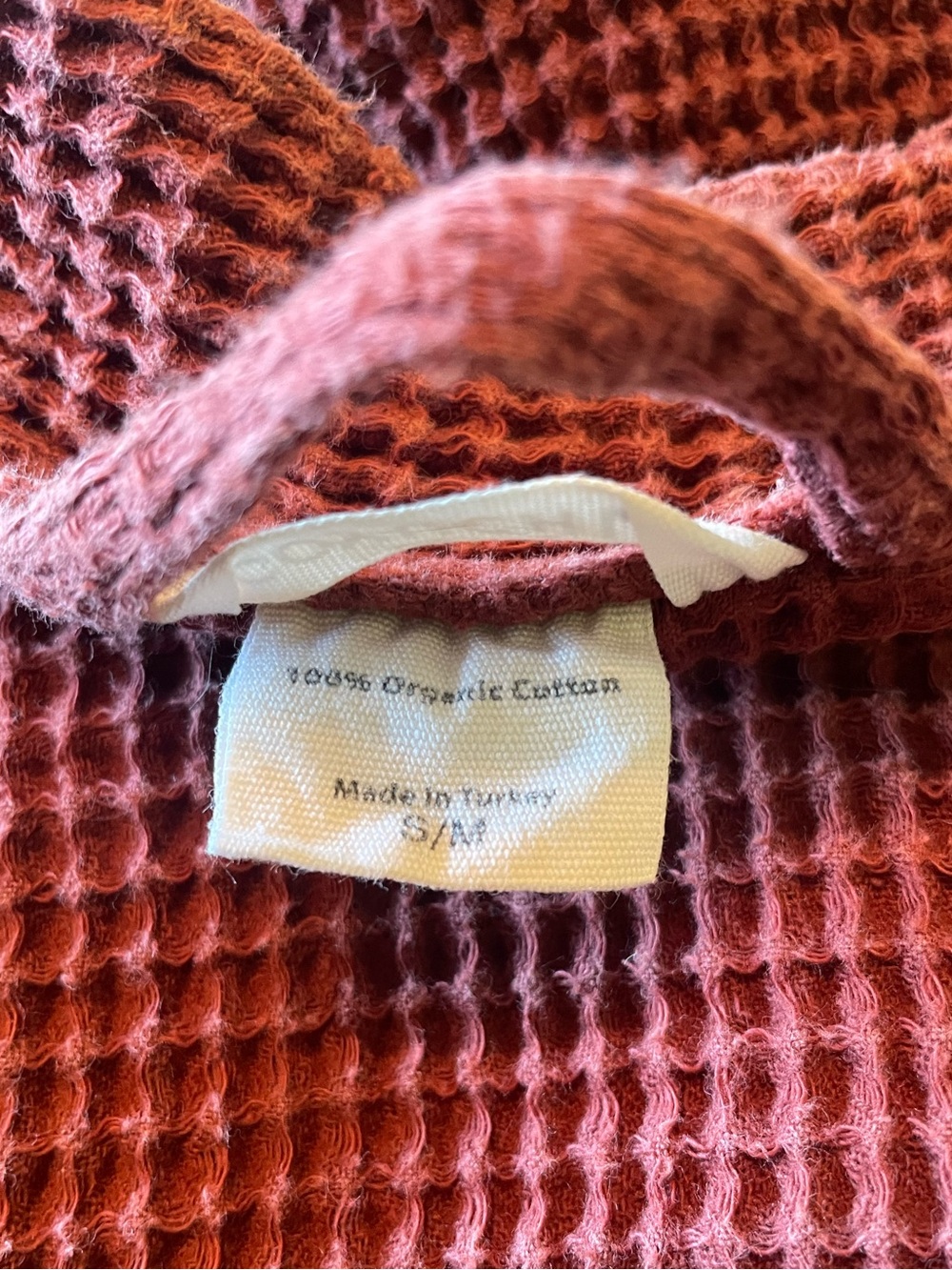 Coyuchi Unisex Organic Waffle Robe ~ Garnet - Picture 5 of 7